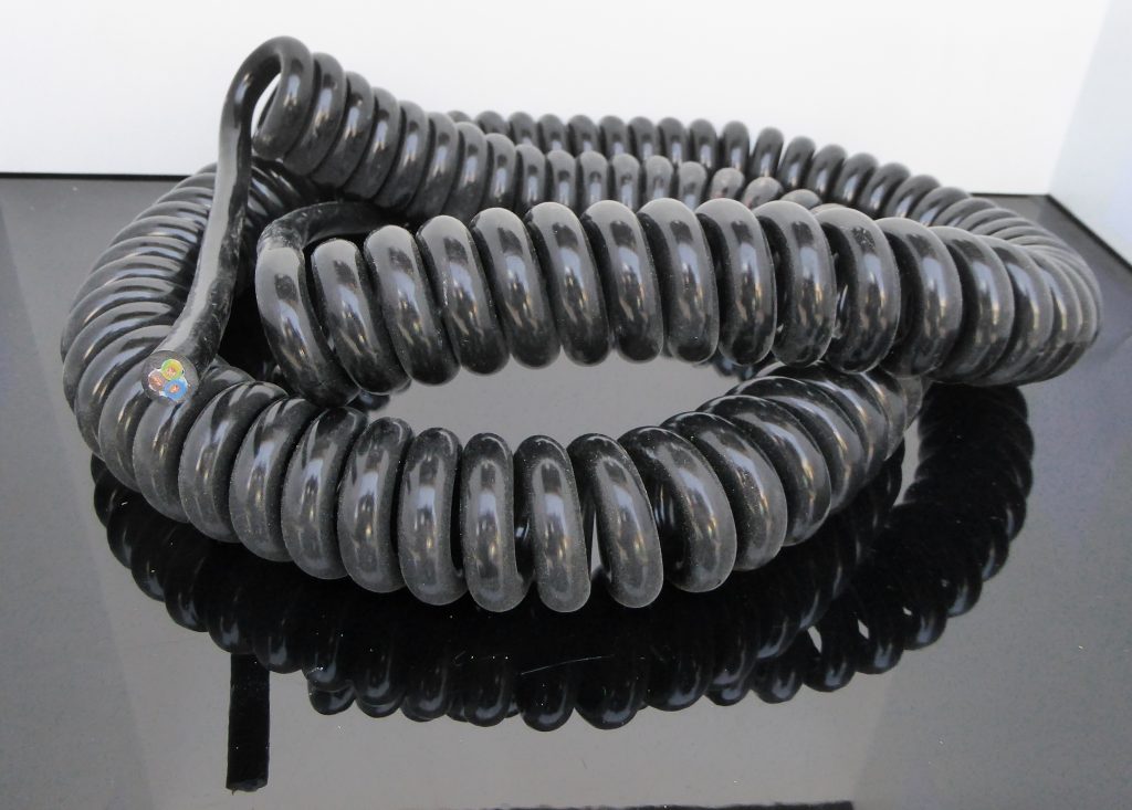 Curly flex cable