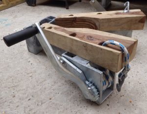 Front leg blocks with ratcheted winch