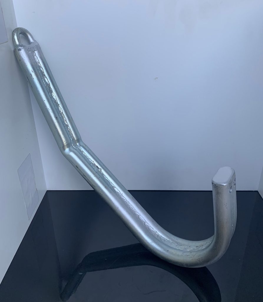 Rear leg hook