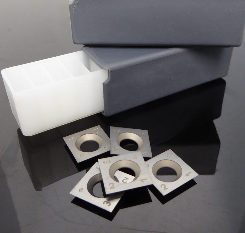 Replacement blades for trimming discs