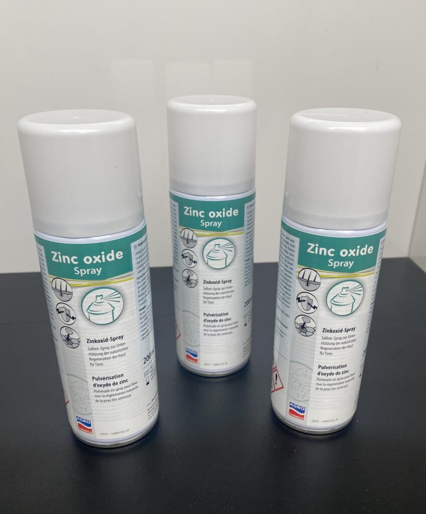 Zinc oxide spray