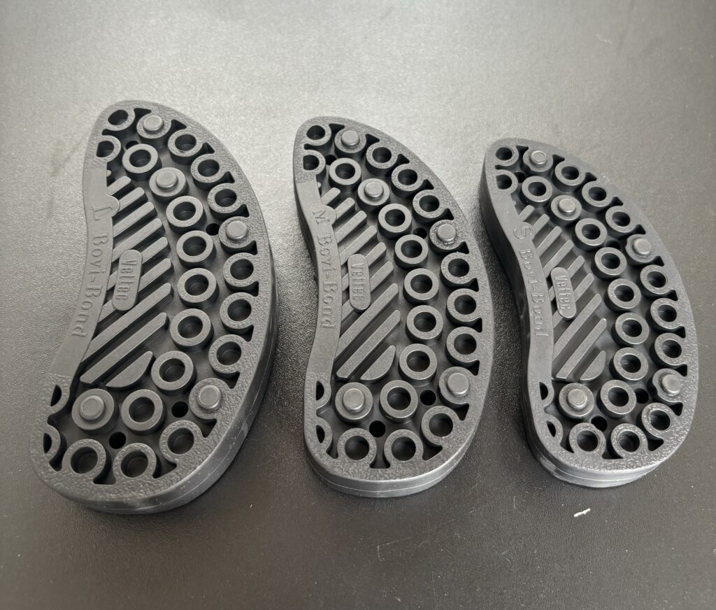 Bovi bond (rubber shoes)